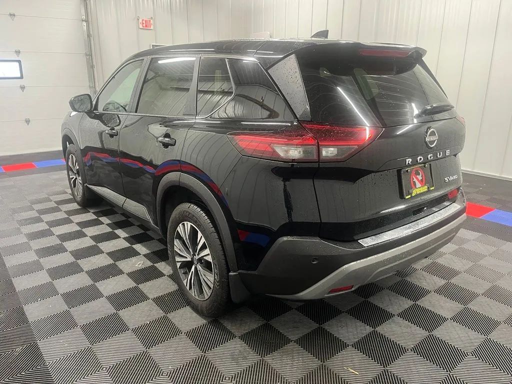 View vehicle photo 7