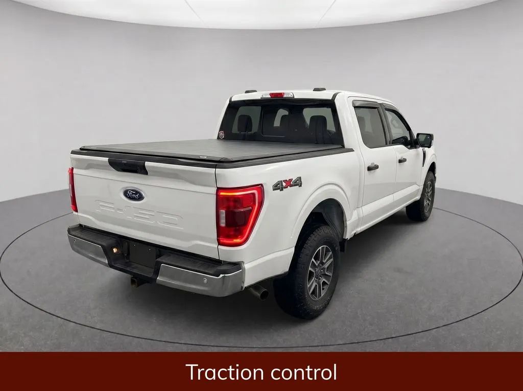View vehicle photo 5