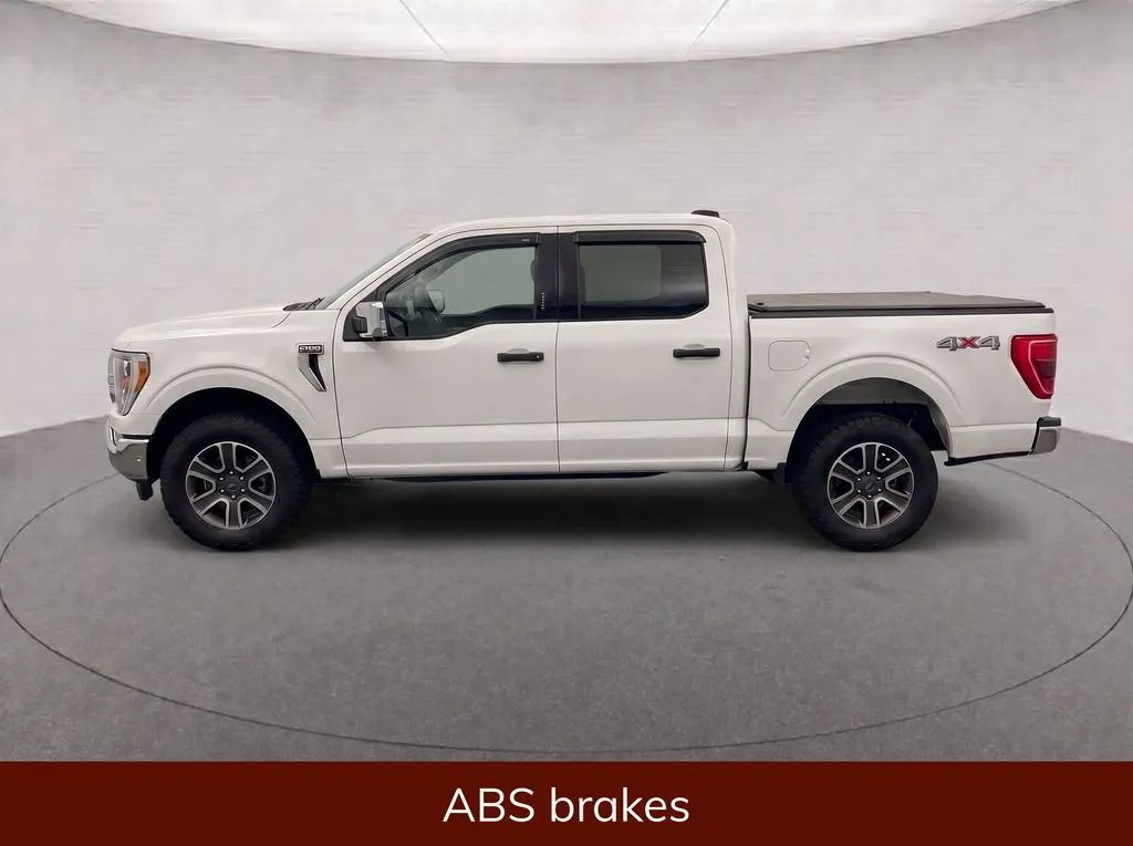 View vehicle photo 7