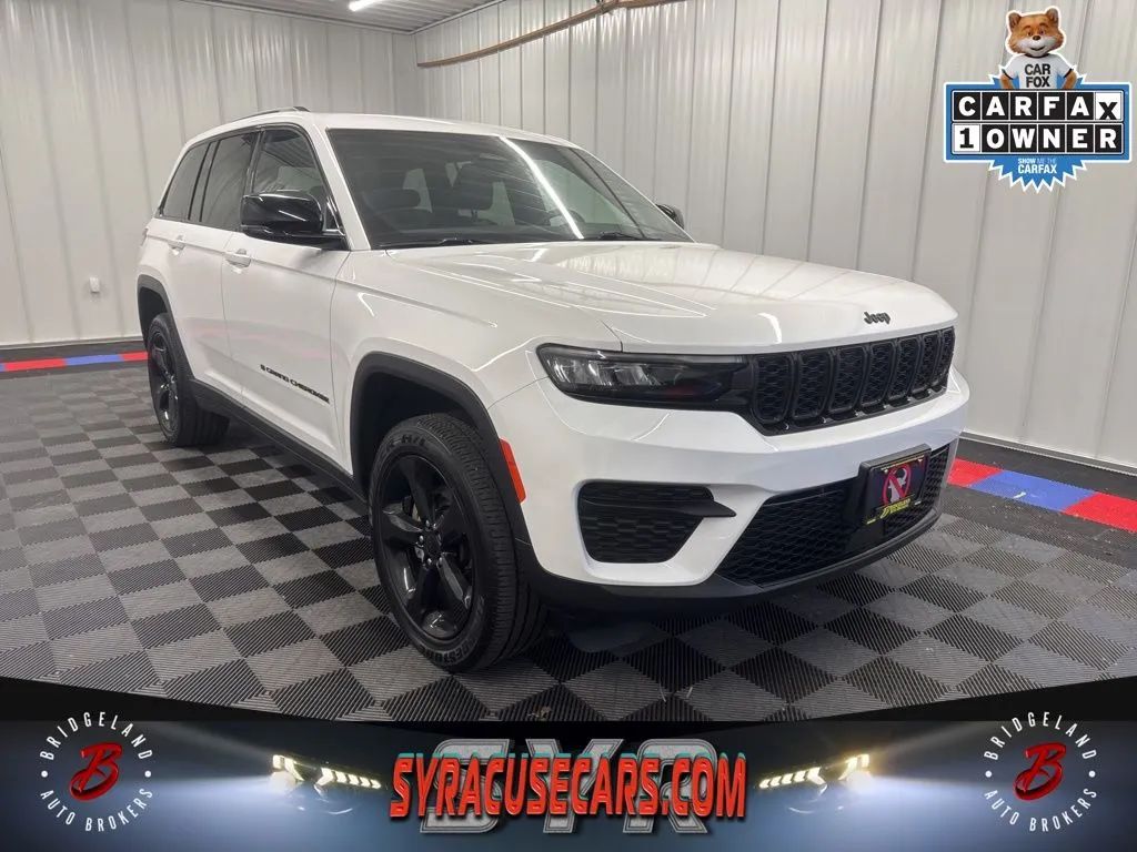 White 2023 Jeep Grand Cherokee SUV / Crossover Four-Wheel Drive 8-Speed Automatic