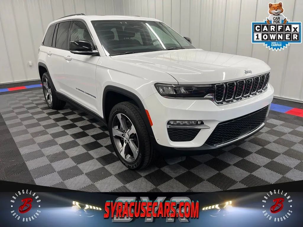 White 2022 Jeep Grand Cherokee 4xe SUV / Crossover Four-Wheel Drive 8-Speed Automatic