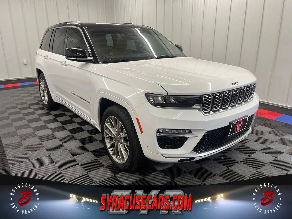 White 2022 Jeep Grand Cherokee SUV / Crossover Four-Wheel Drive 8-Speed Automatic
