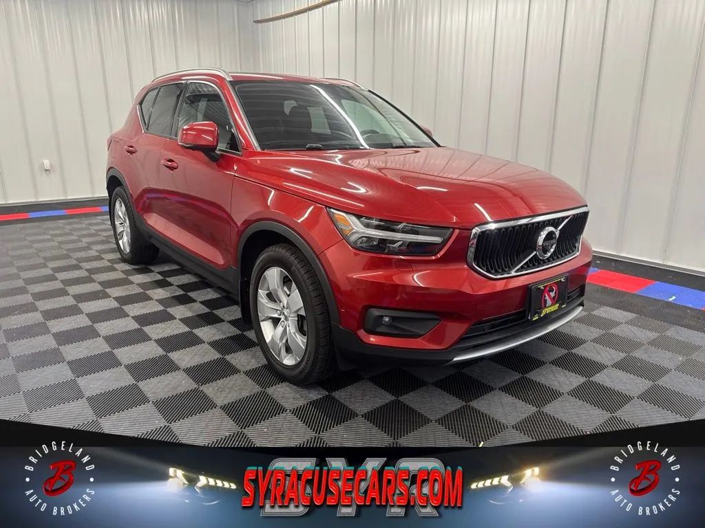 Red 2019 Volvo XC40 SUV / Crossover All-Wheel Drive Automatic