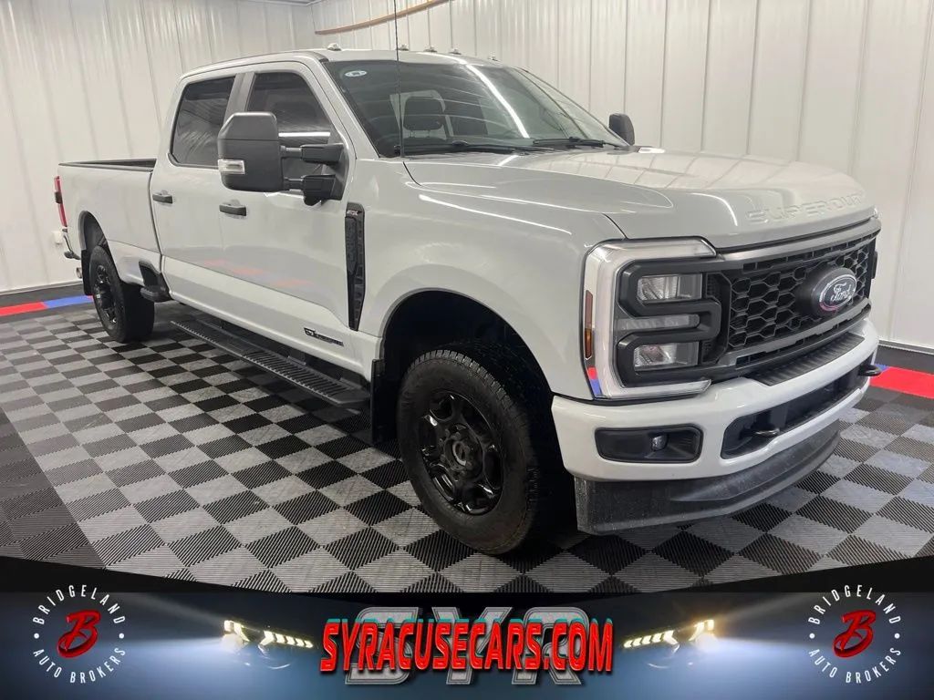 Gray 2025 Ford F-250 Super Duty Pickup Truck Four-Wheel Drive Automatic