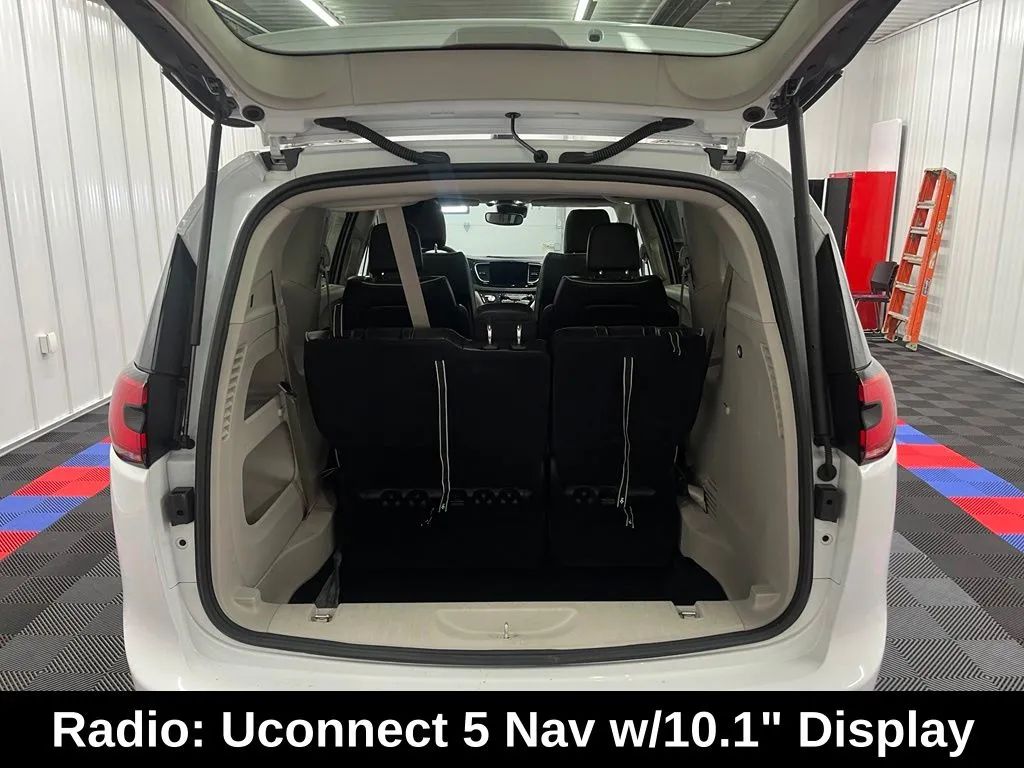 View vehicle photo 6