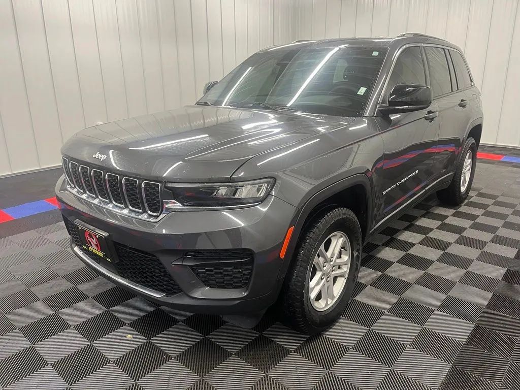 View vehicle photo 7