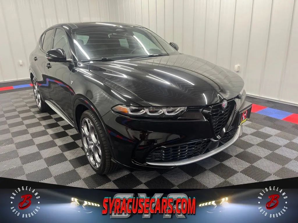 Black 2024 Alfa Romeo Tonale SUV / Crossover All-Wheel Drive 6-Speed Automatic