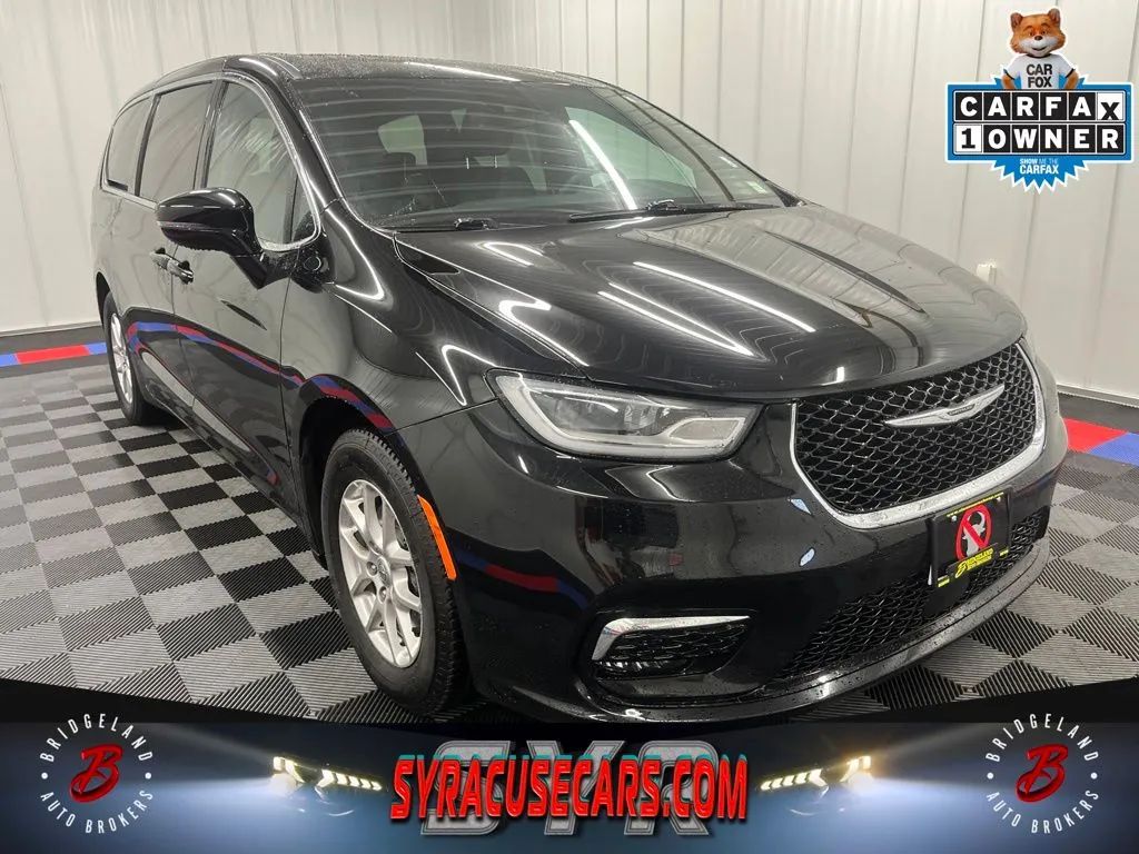  2025 Chrysler Pacifica Select FWD   