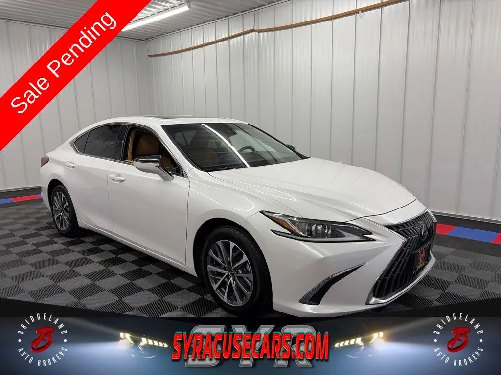 2025 Lexus ES