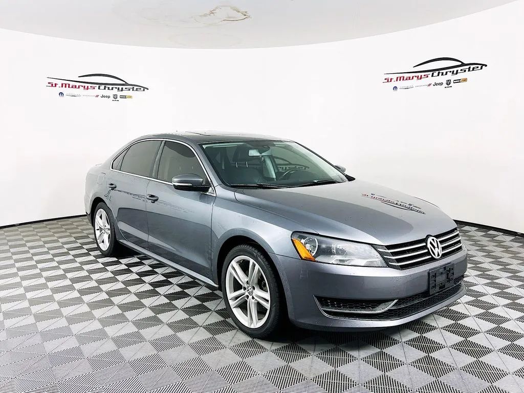 Blue 2014 Volkswagen Passat SE 1.8 Sedan Front-Wheel Drive 6-Speed Automatic