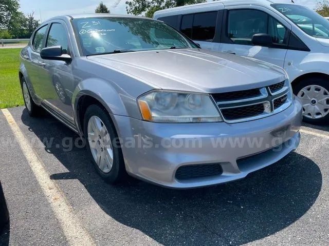 Silver 2013 Dodge Avenger Sedan Front-Wheel Drive 4-Speed Automatic
