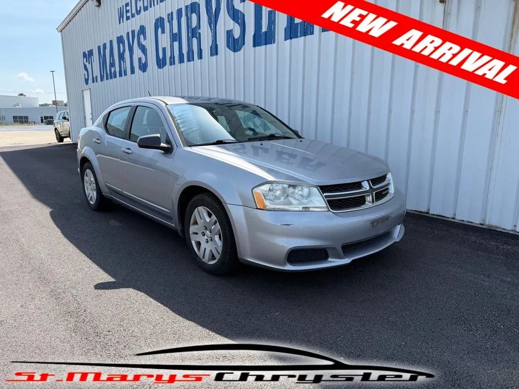 2013 Dodge Avenger Plata Sedán Tracción delantera 4 velocidades Automática