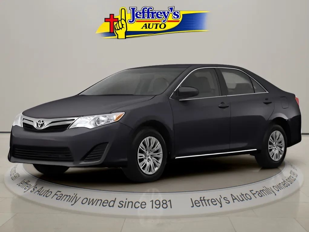 Gray 2013 Toyota Camry Sedan Front-Wheel Drive Automatic