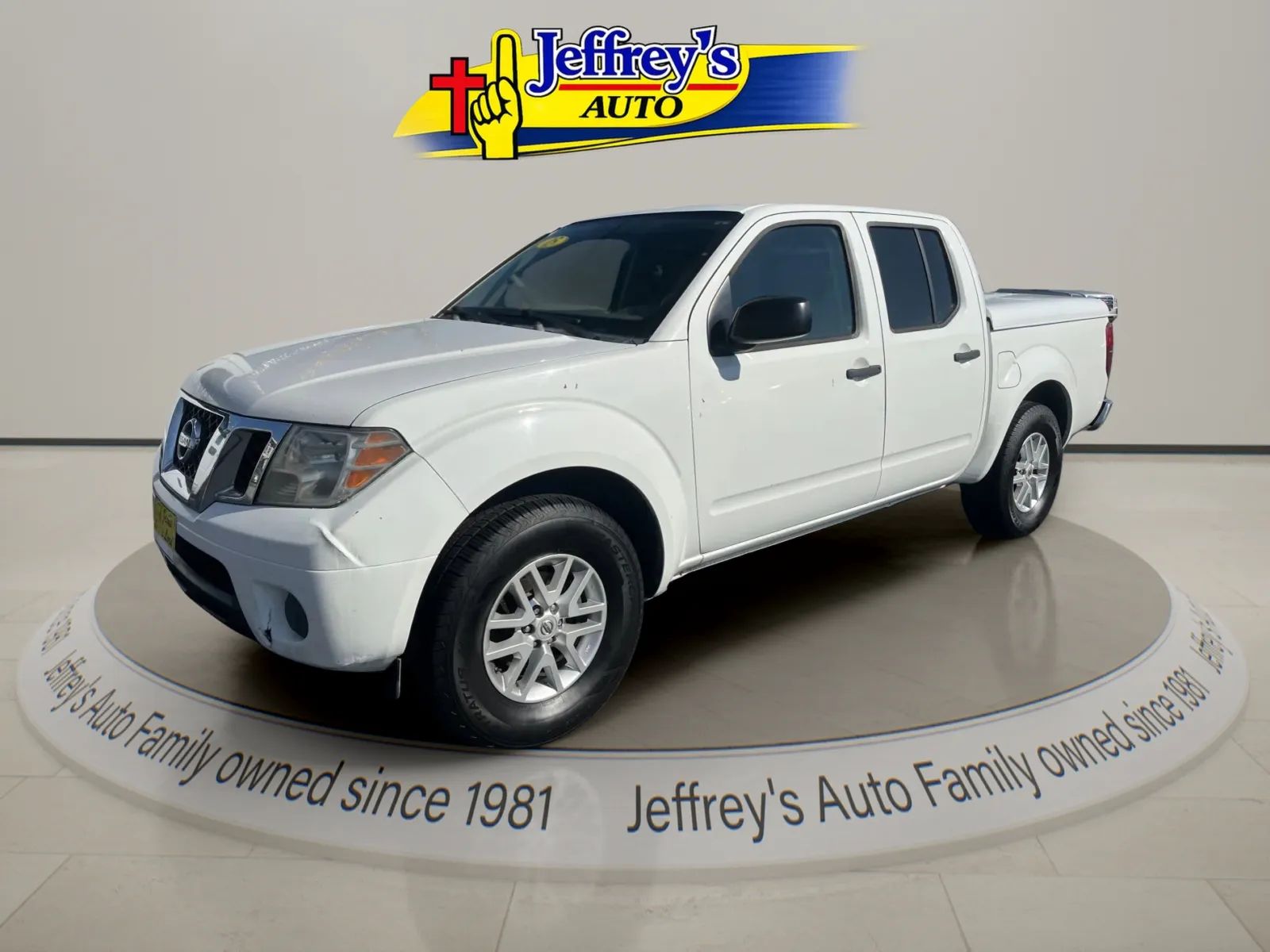 White 2015 Nissan Frontier Pickup Truck 4X2 Manual