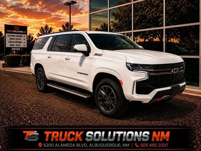 White 2022 Chevrolet Suburban SUV / Crossover Four-Wheel Drive Automatic