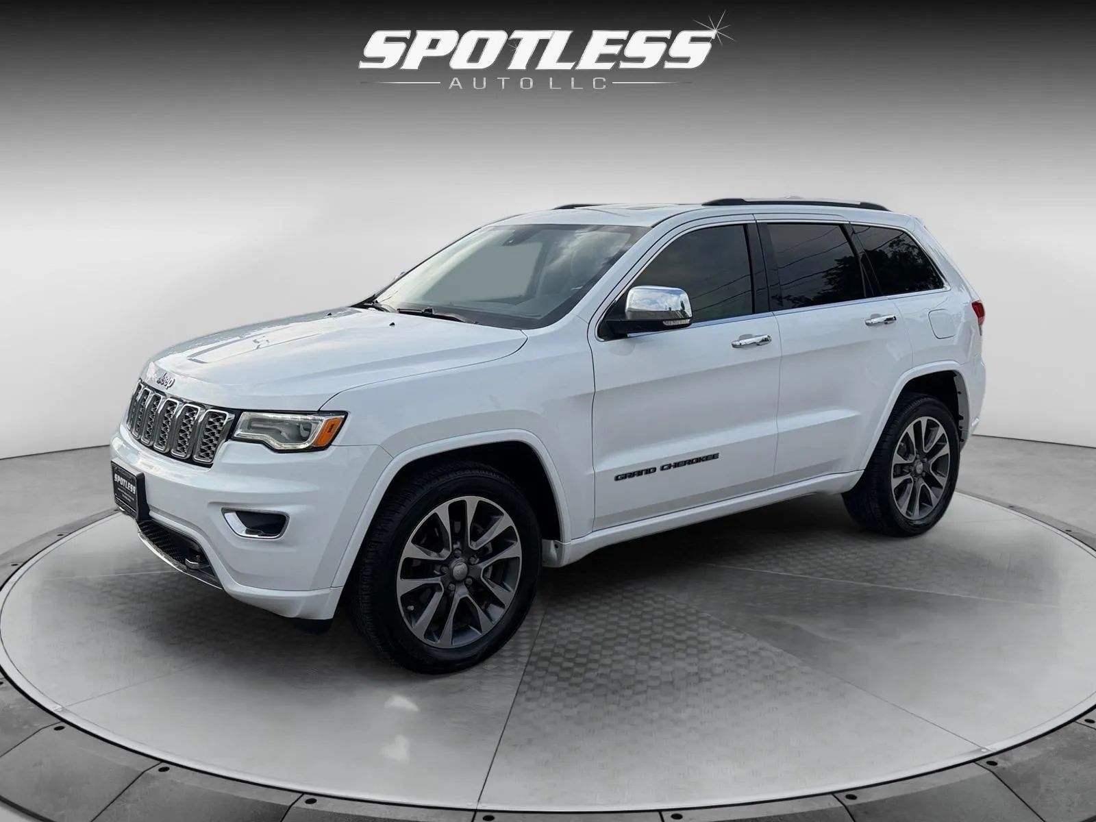 White 2017 Jeep Grand Cherokee SUV / Crossover 4X2 8-Speed Automatic