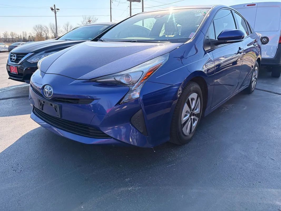2017 Toyota Prius Two FWD