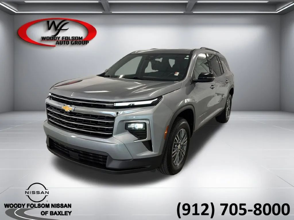Gray 2025 Chevrolet Traverse SUV / Crossover Front-Wheel Drive 8-Speed Automatic