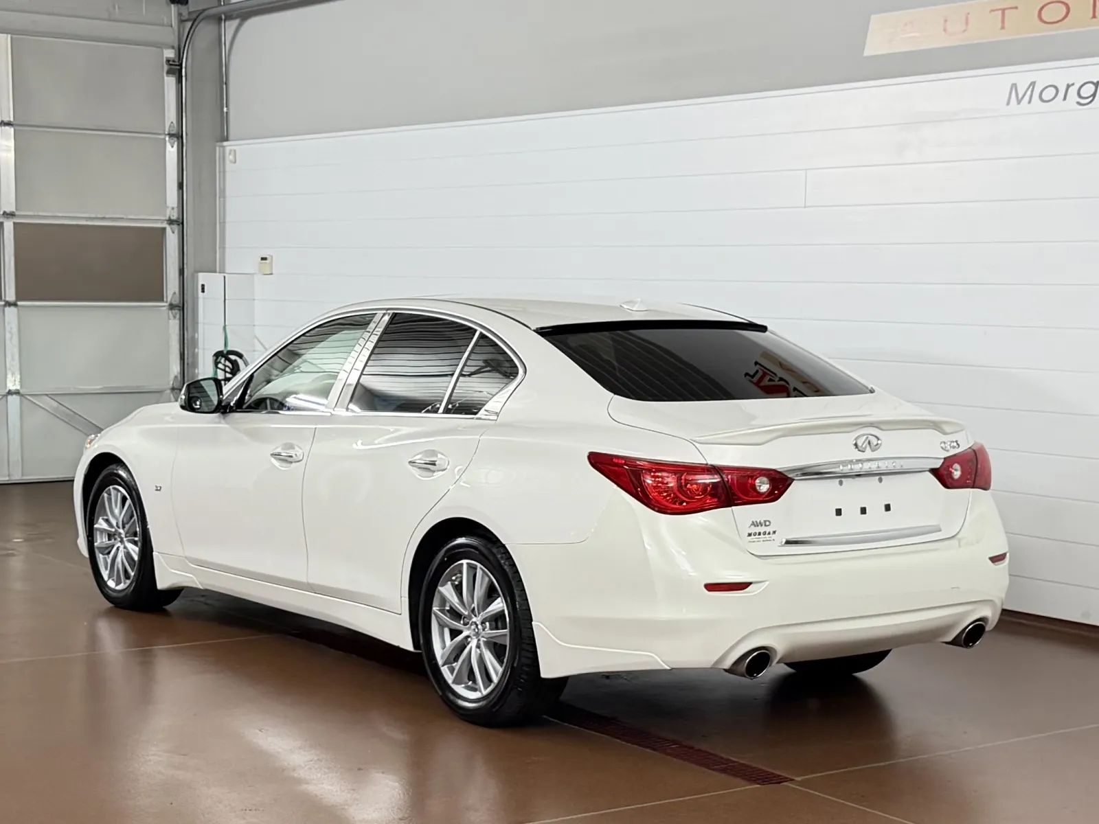 View vehicle photo 5