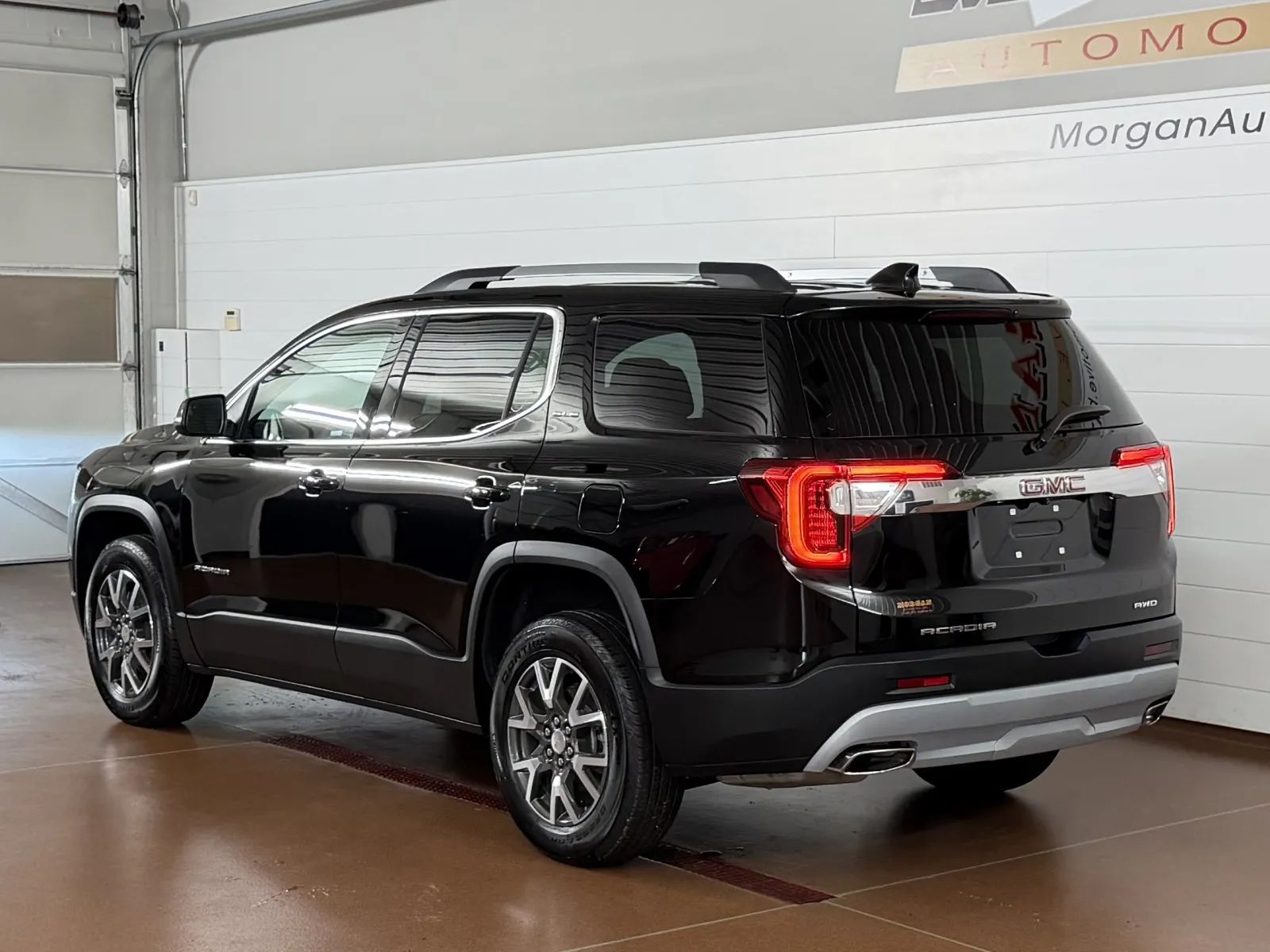 View vehicle photo 5