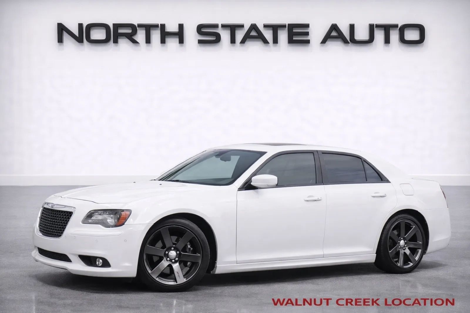 White 2014 Chrysler 300 Sedan Rear-Wheel Drive Automatic