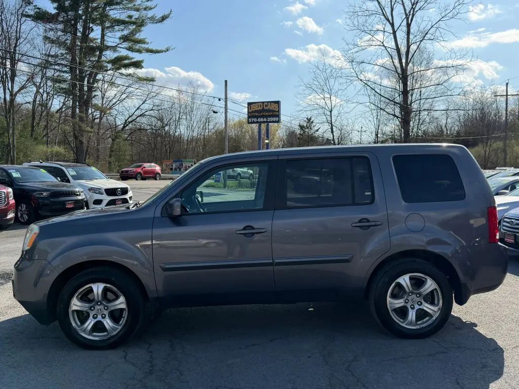 View vehicle photo 5