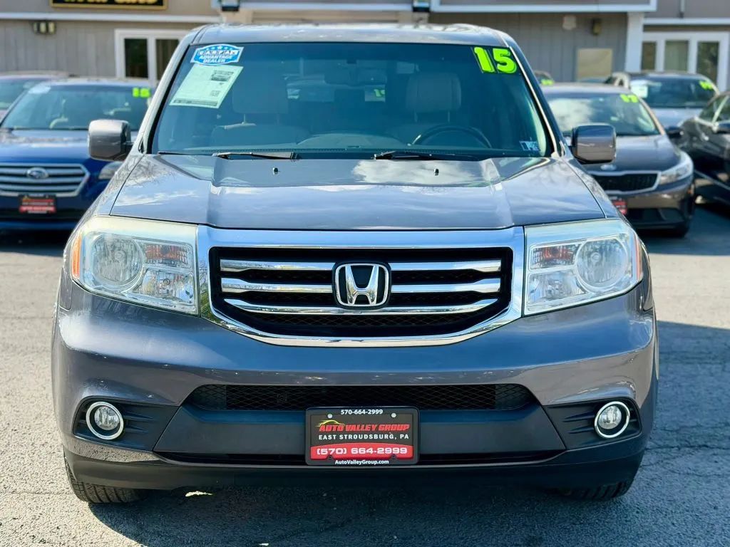 View vehicle photo 3