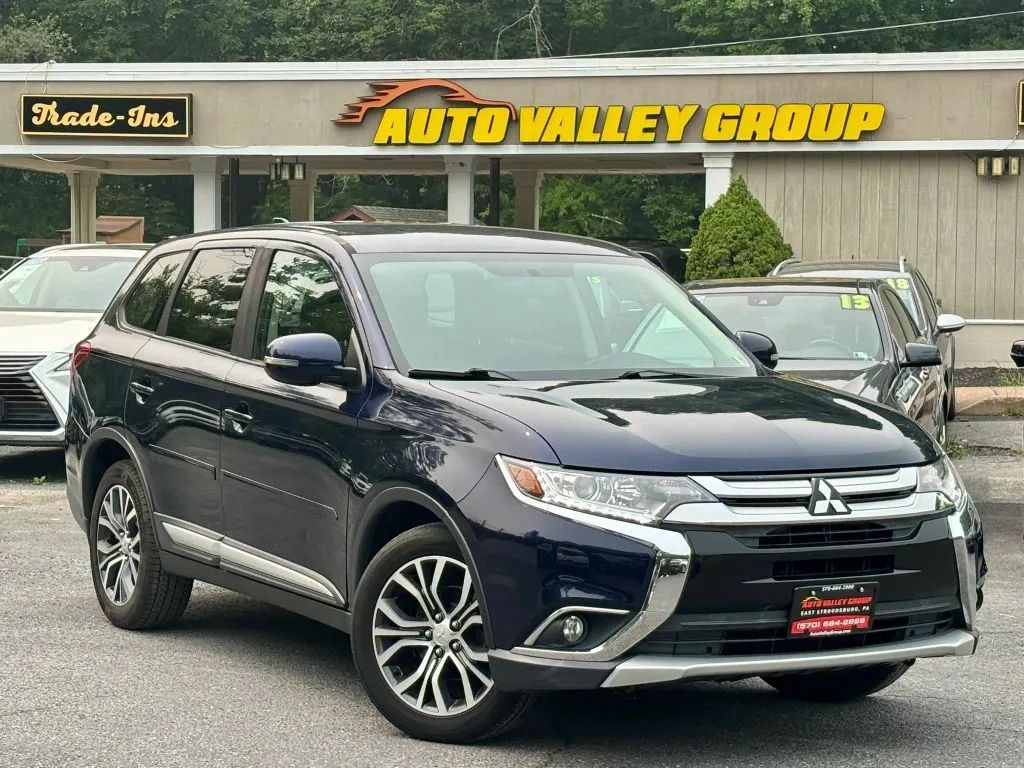 Blue 2018 Mitsubishi Outlander SUV / Crossover All-Wheel Drive Continuously Variable Transmission