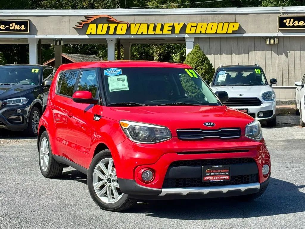 Red 2017 Kia Soul Wagon Front-Wheel Drive 6-Speed Automatic