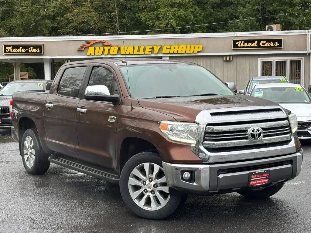 Brown 2017 Toyota Tundra Pickup Truck Four-Wheel Drive 6-Speed Automatic