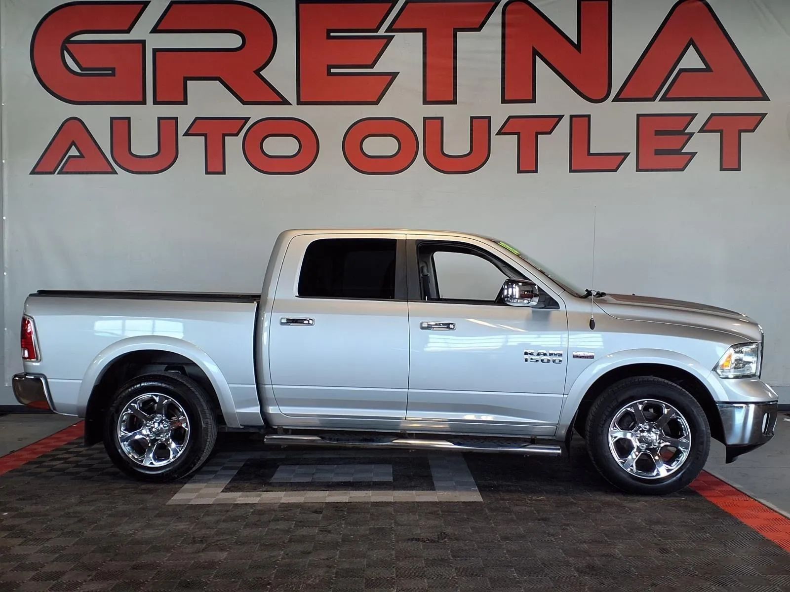 2018 RAM 1500 Laramie Crew Cab 4WD