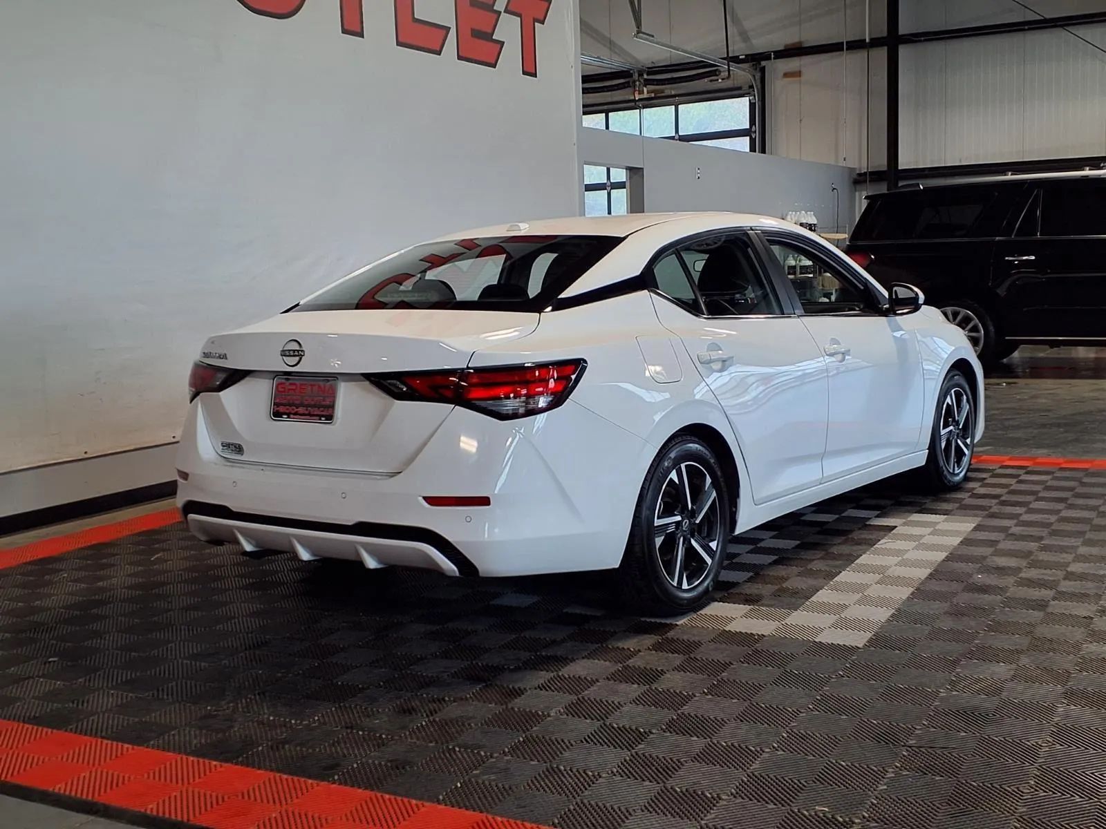 View vehicle photo 6