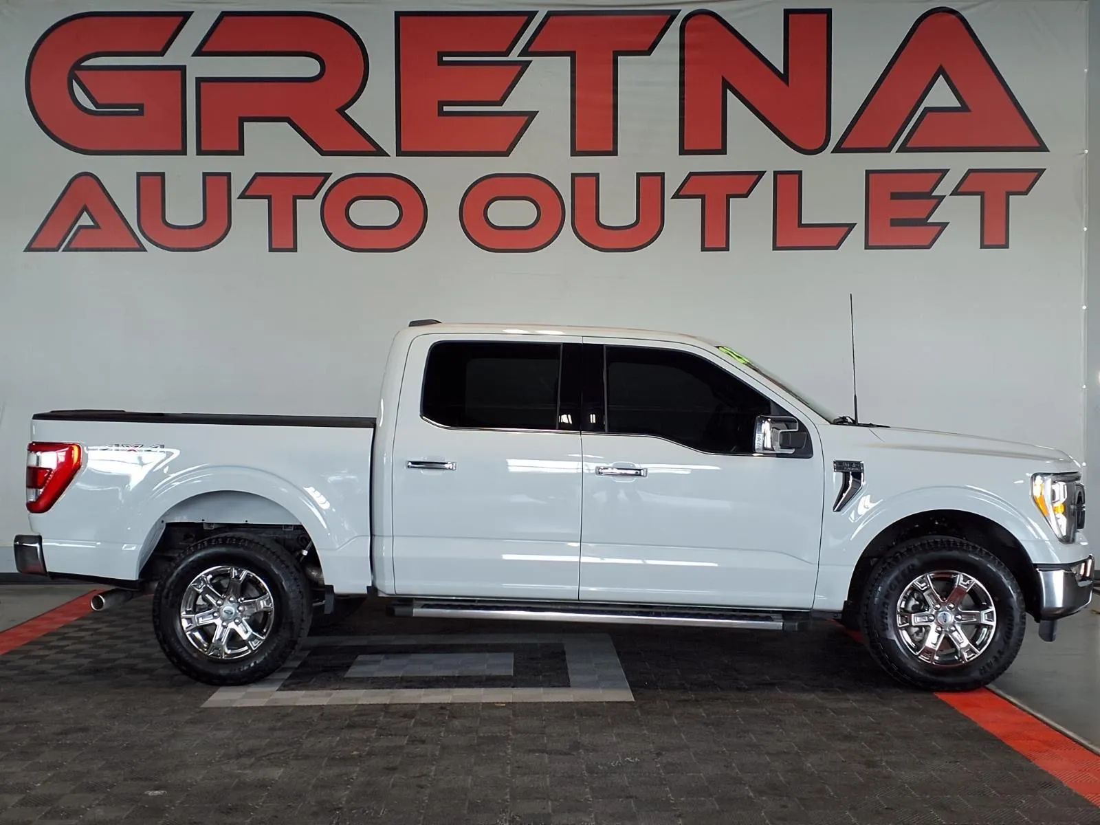 Gray 2023 Ford F-150 Lariat SuperCrew 4WD Pickup Truck Four-Wheel Drive Automatic