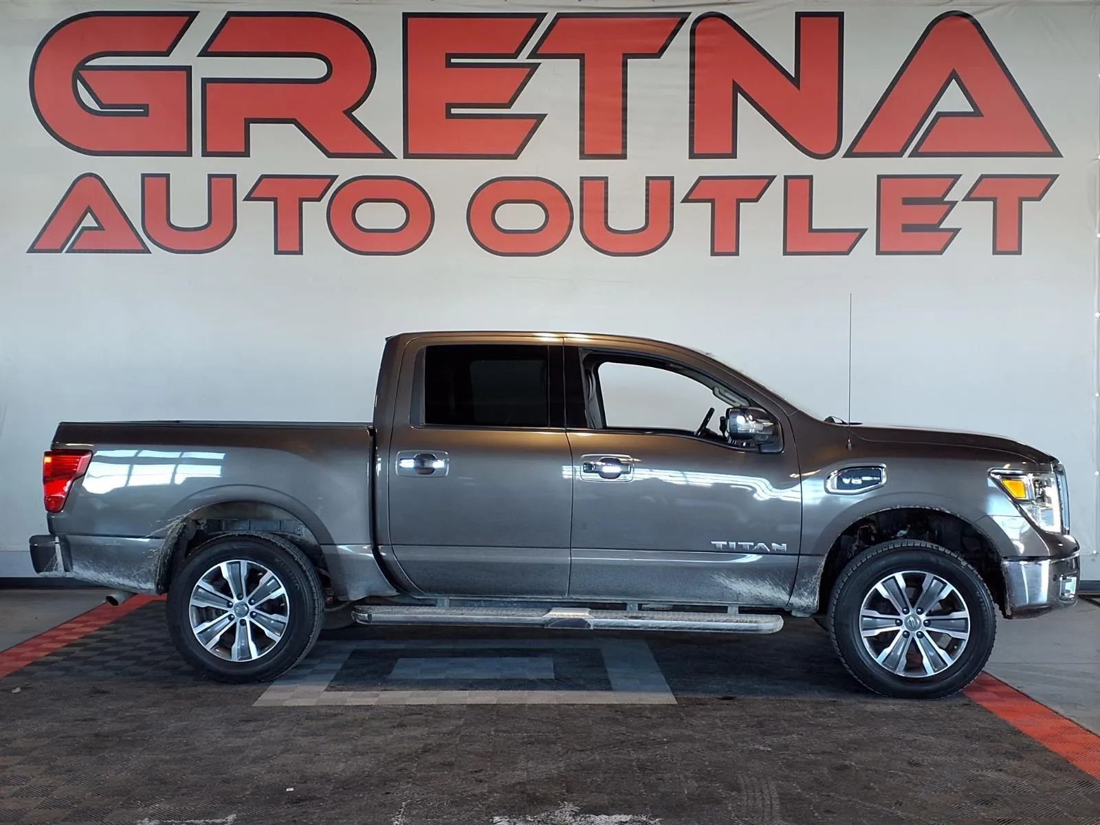 Gray 2017 Nissan Titan SL Crew Cab 4WD Pickup Truck Four-Wheel Drive Automatic