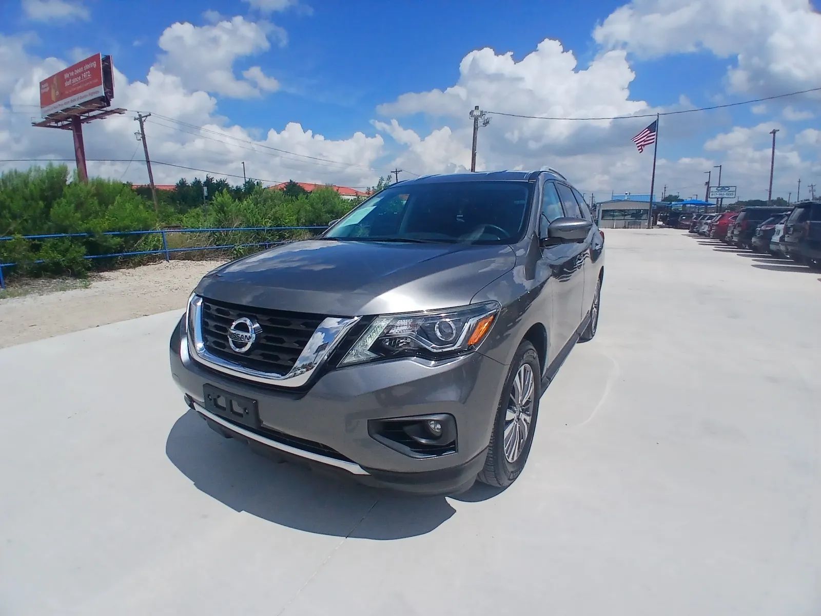 Gray 2020 Nissan Pathfinder SUV / Crossover Front-Wheel Drive Continuously Variable Transmission