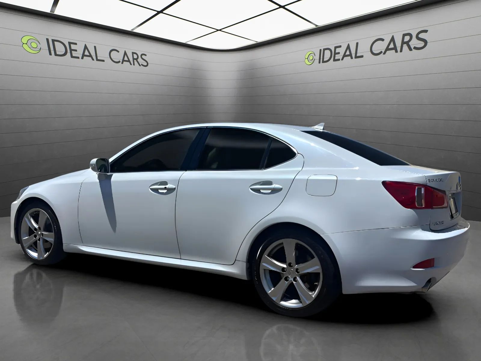 View vehicle photo 7