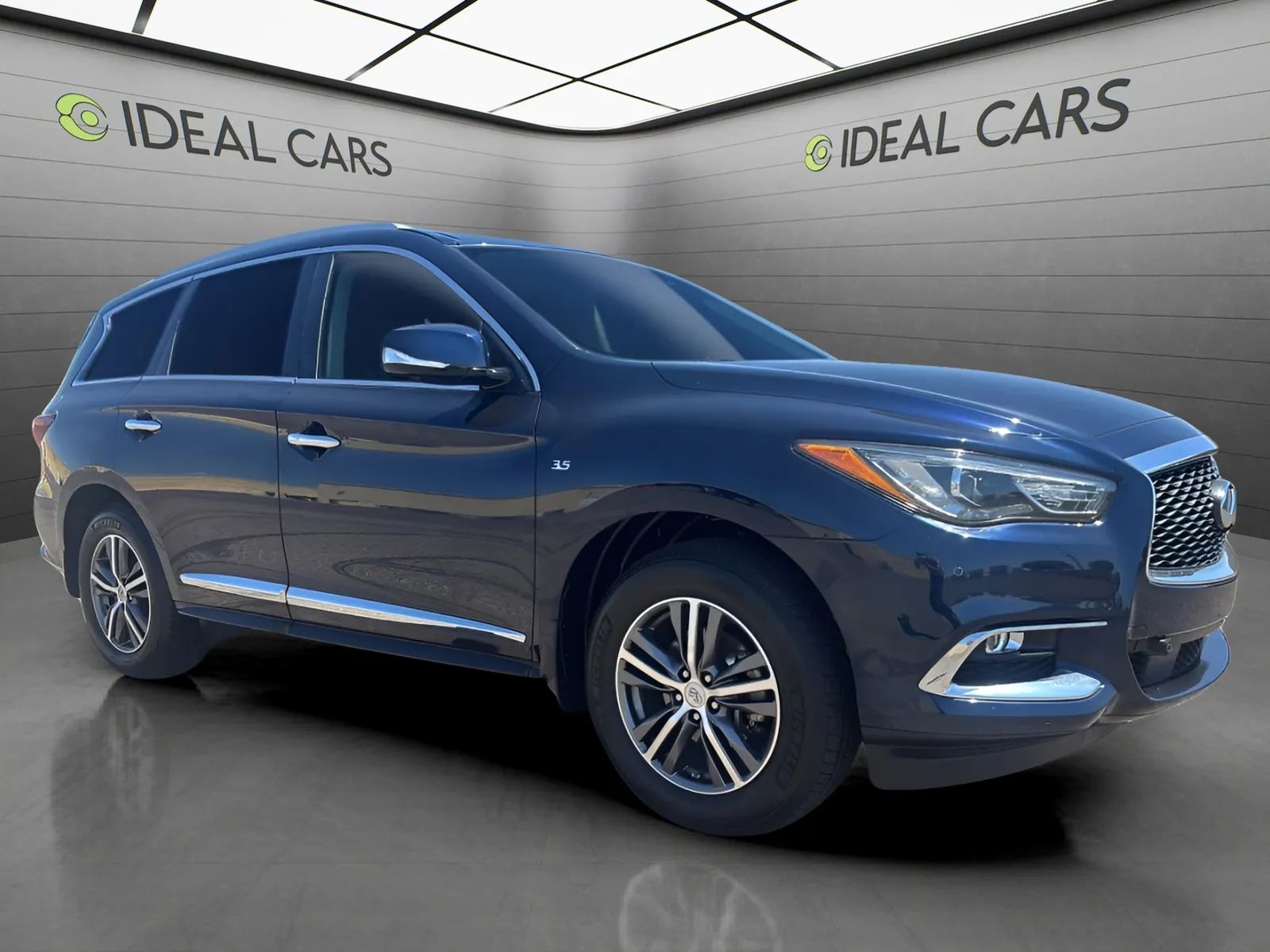 View vehicle photo 3