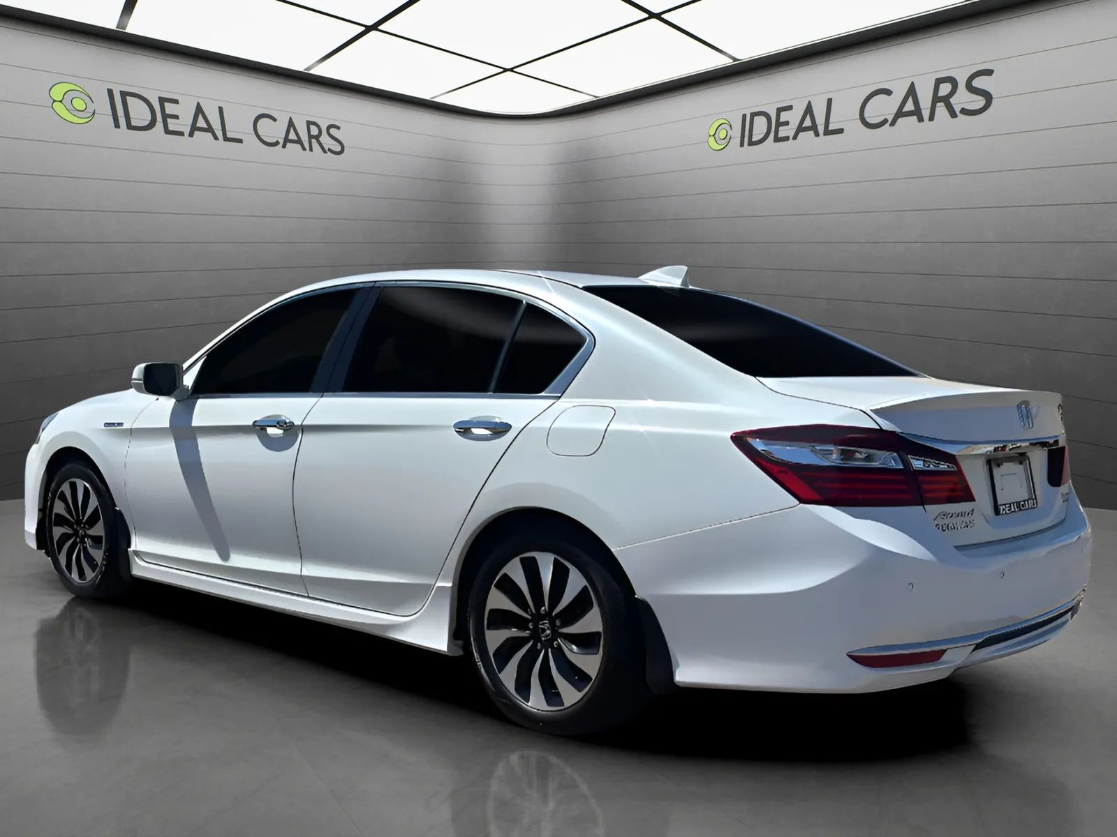 View vehicle photo 7