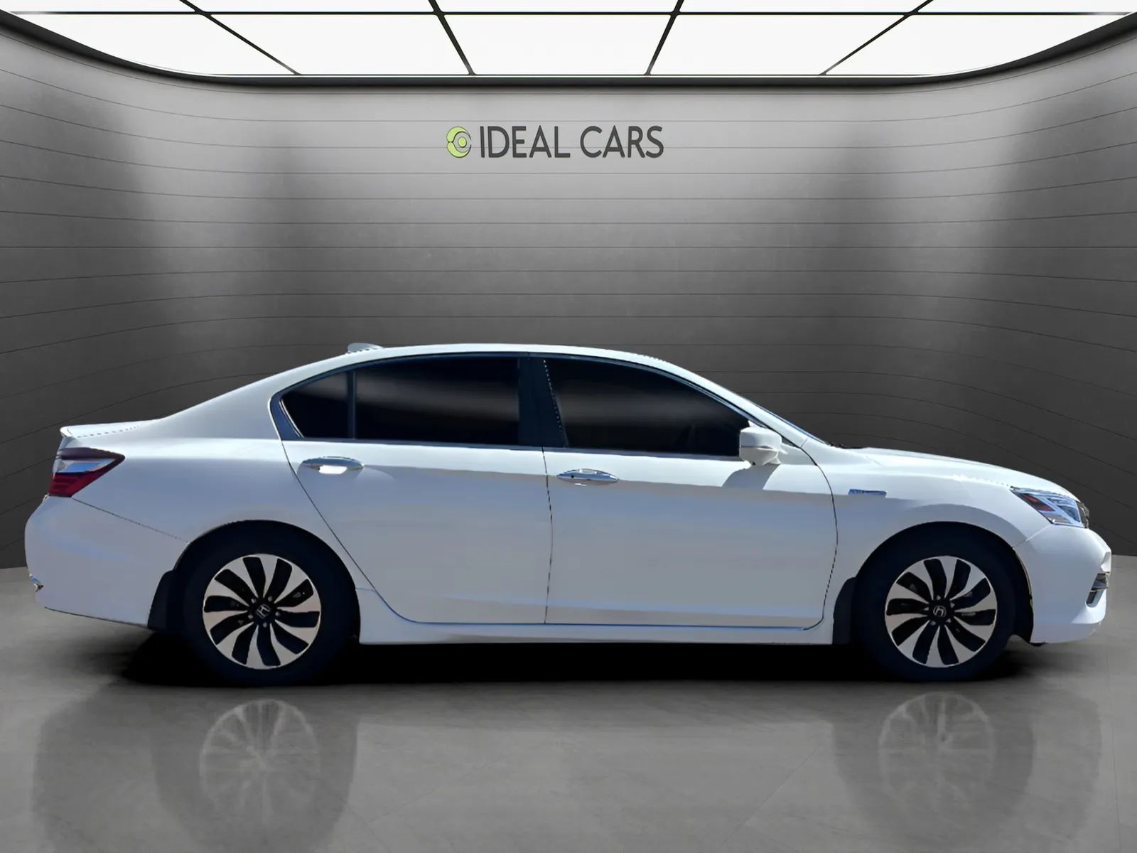 View vehicle photo 4