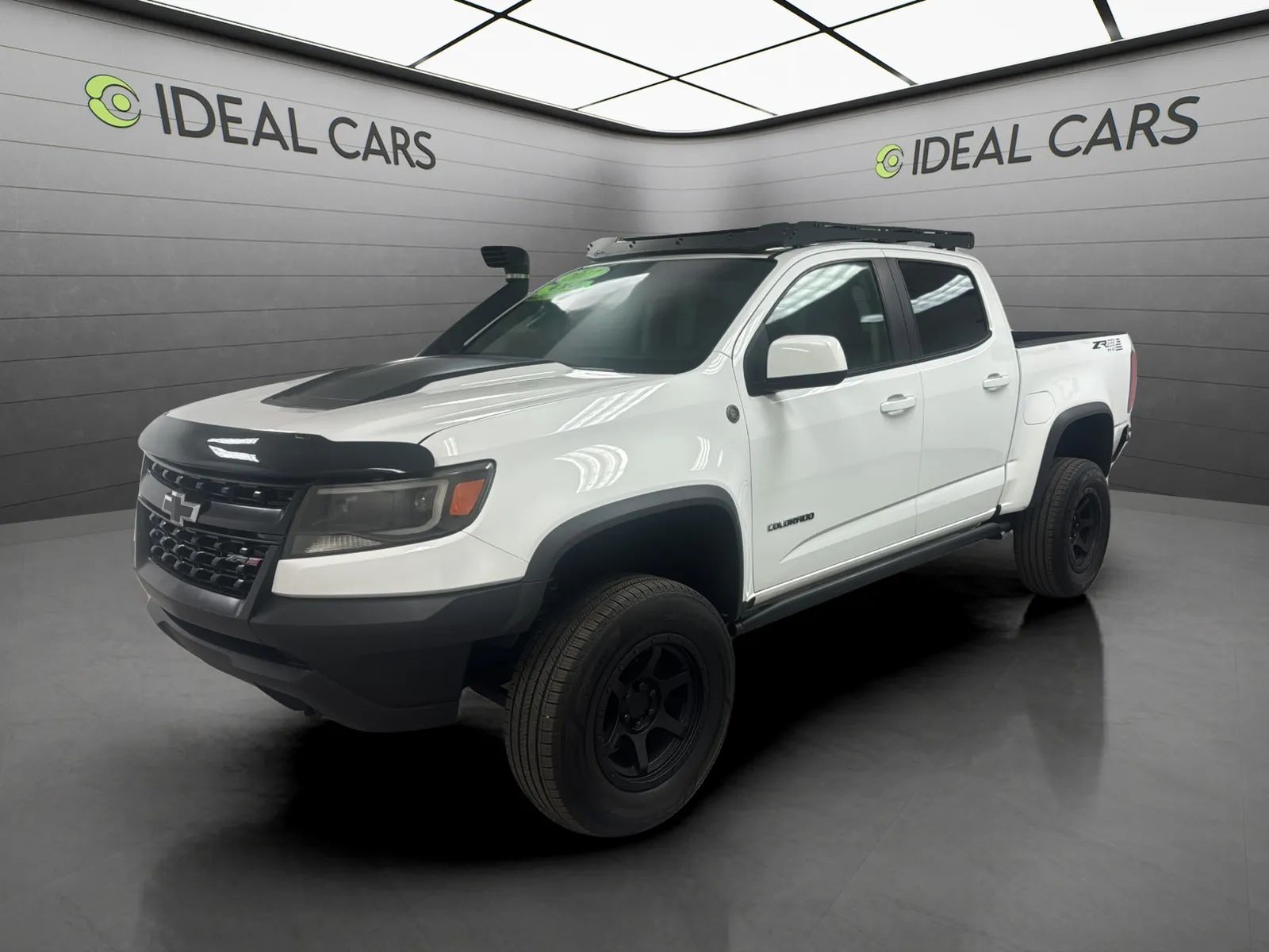 White 2017 Chevrolet Colorado ZR2 Crew Cab 4WD Pickup Truck Four-Wheel Drive