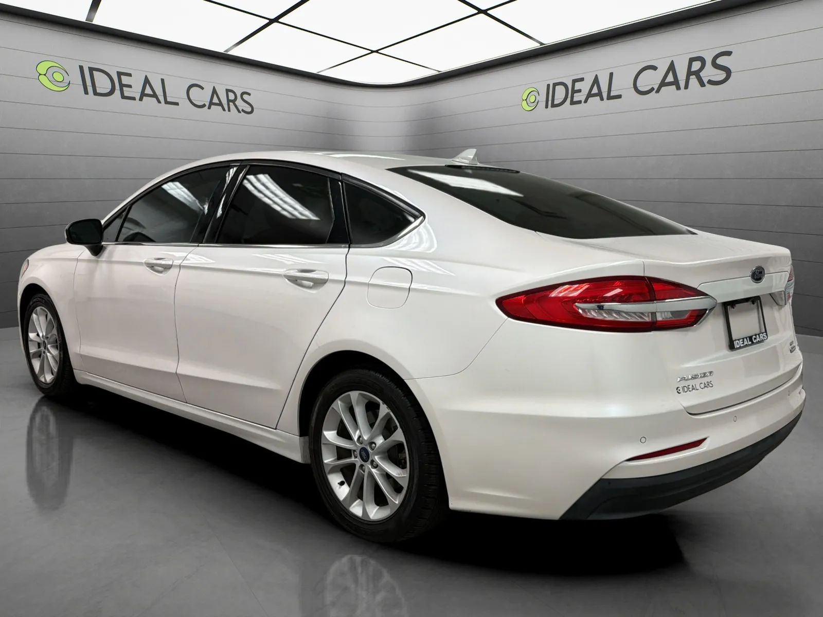 View vehicle photo 7