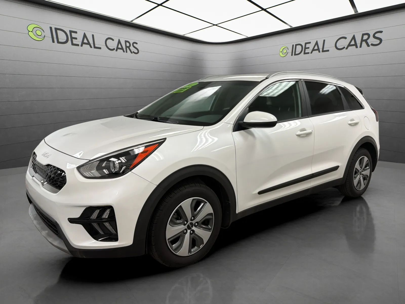  2022 Kia Niro LX FWD   