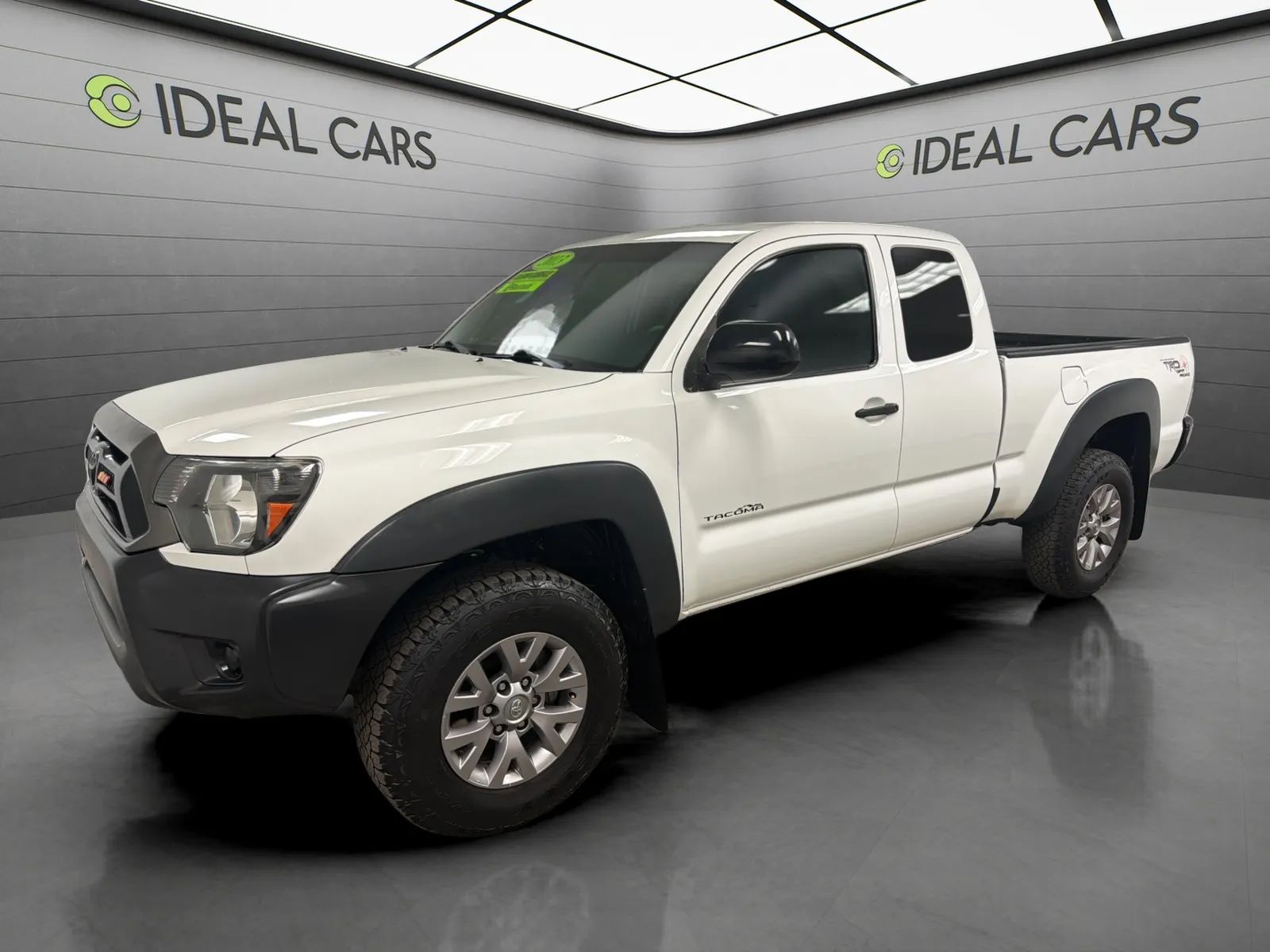 White 2013 Toyota Tacoma Pickup Truck 4X2 Automatic
