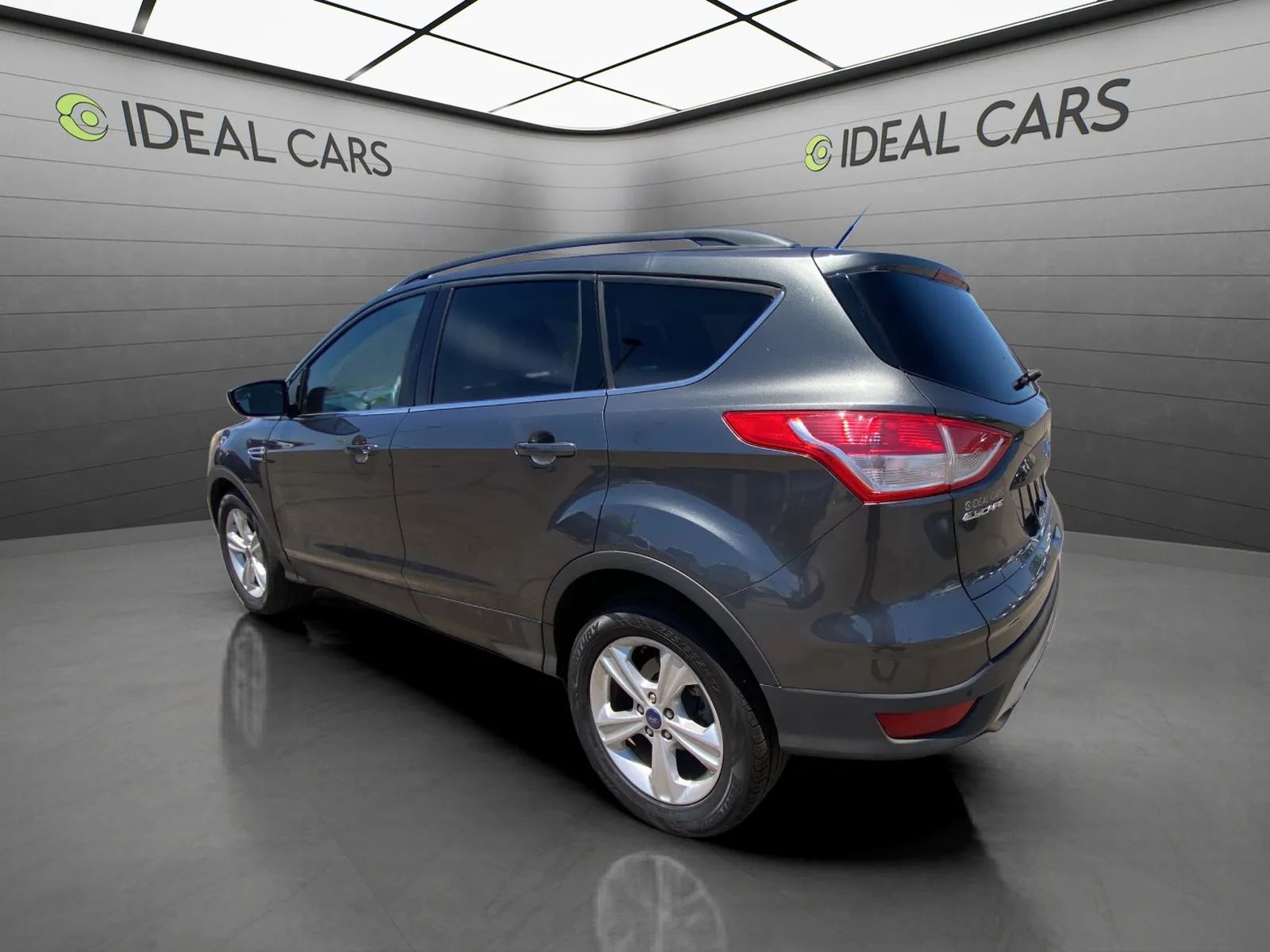 View vehicle photo 7