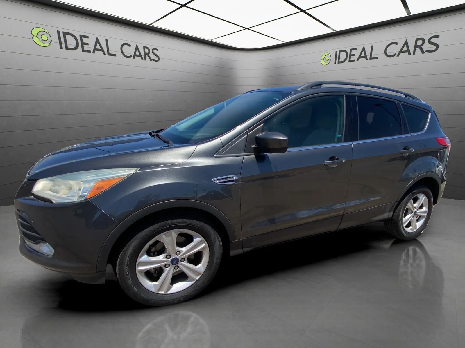 Silver 2015 Ford Escape SUV / Crossover Front-Wheel Drive