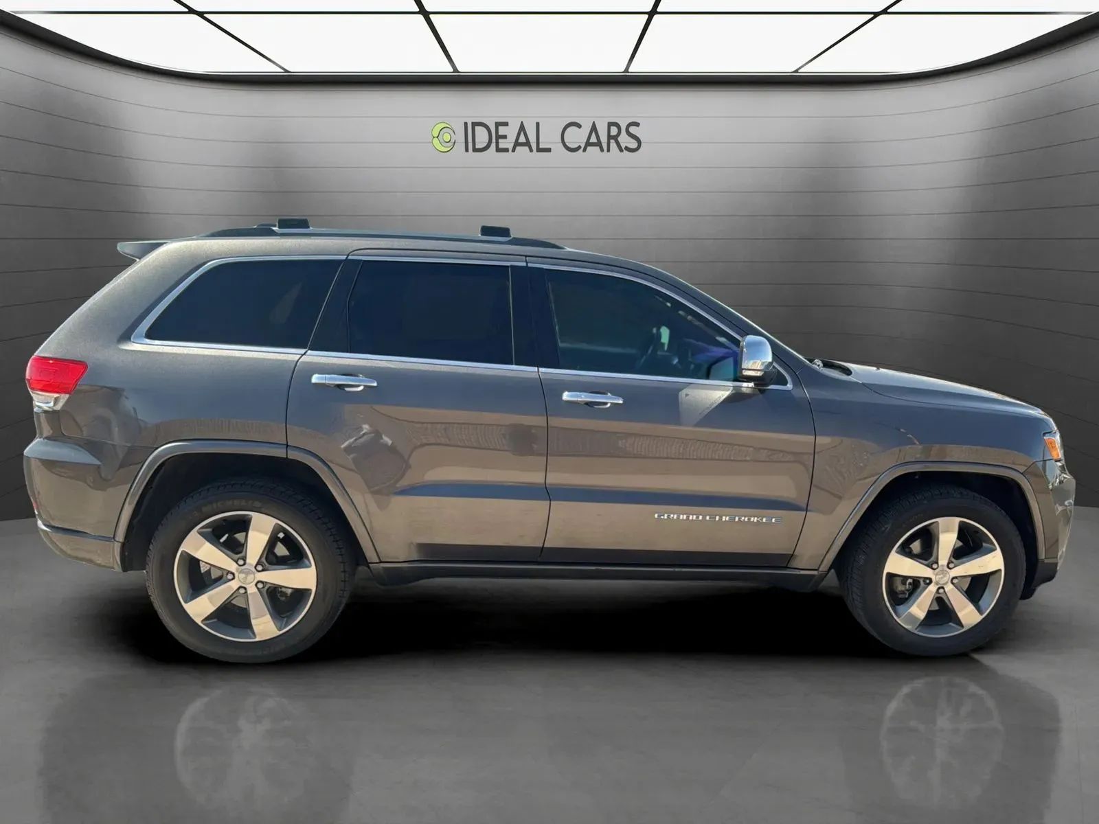 View vehicle photo 4