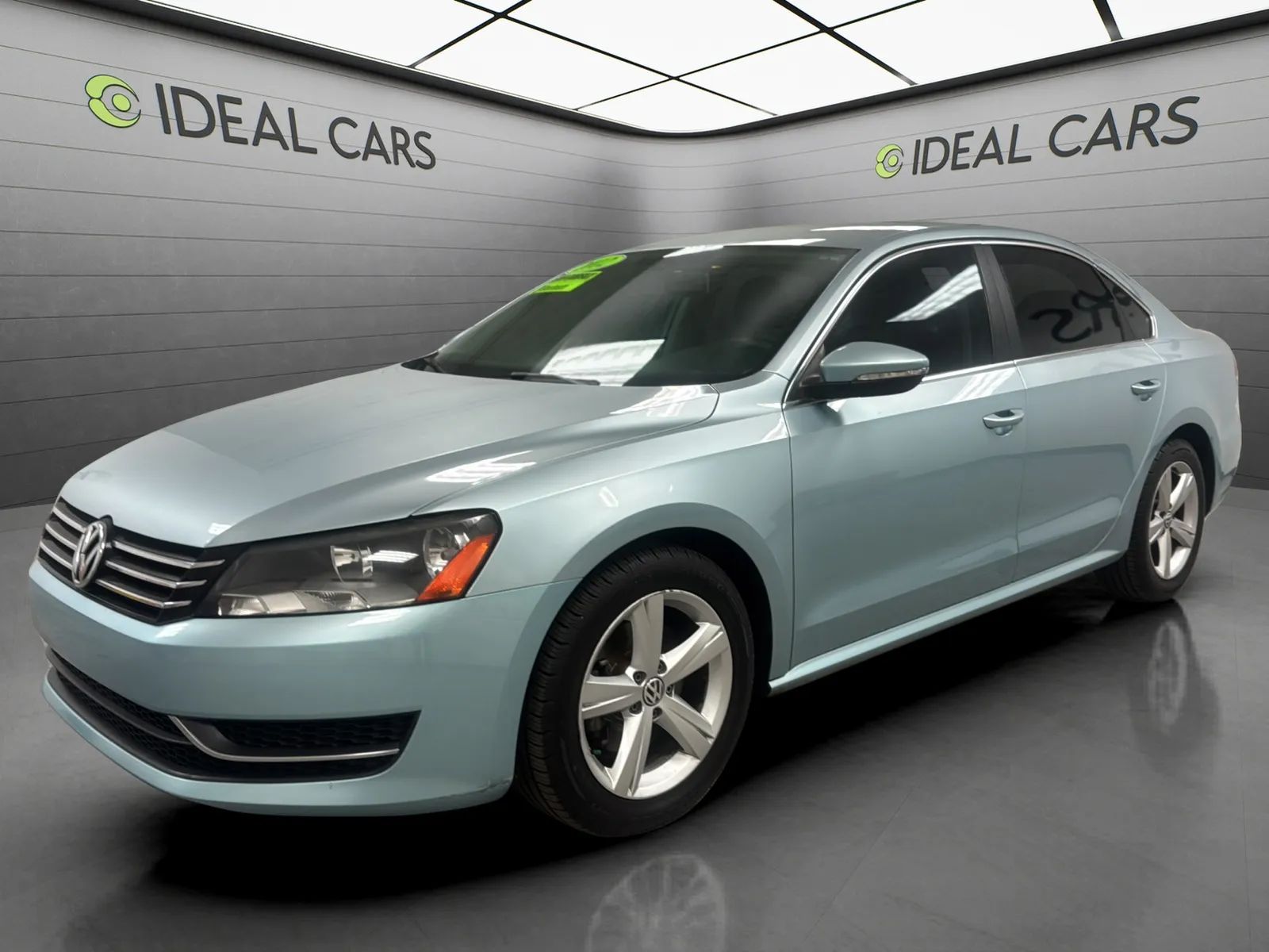 Blue 2012 Volkswagen Passat SE Sedan Front-Wheel Drive 