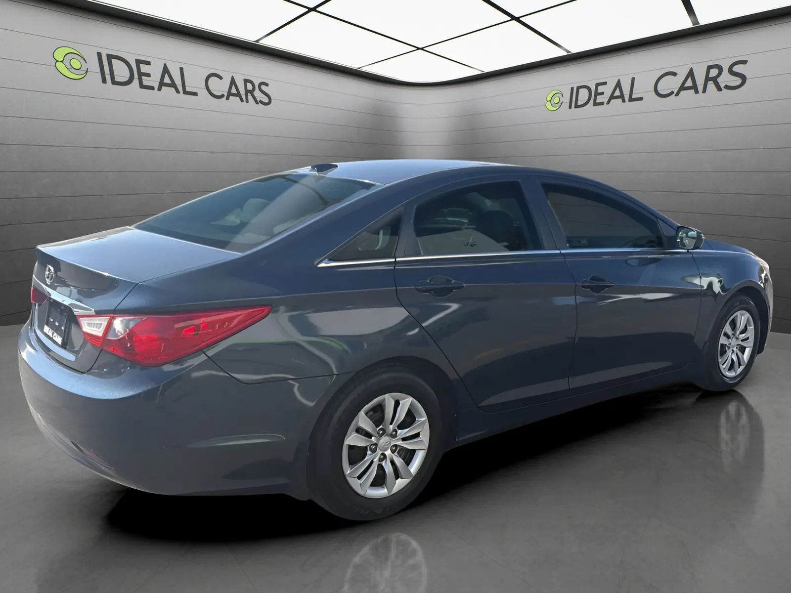 View vehicle photo 5
