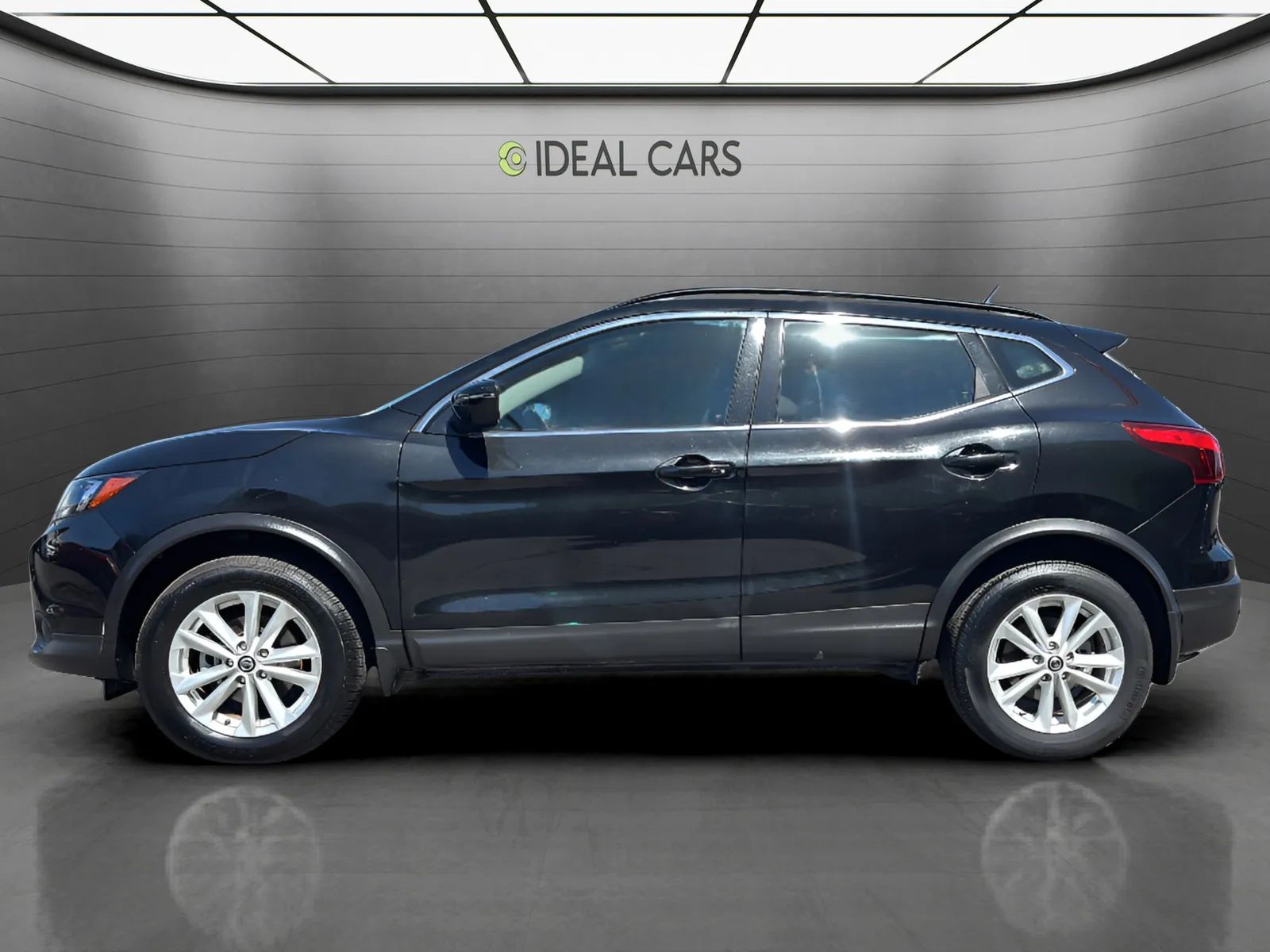 View vehicle photo 2