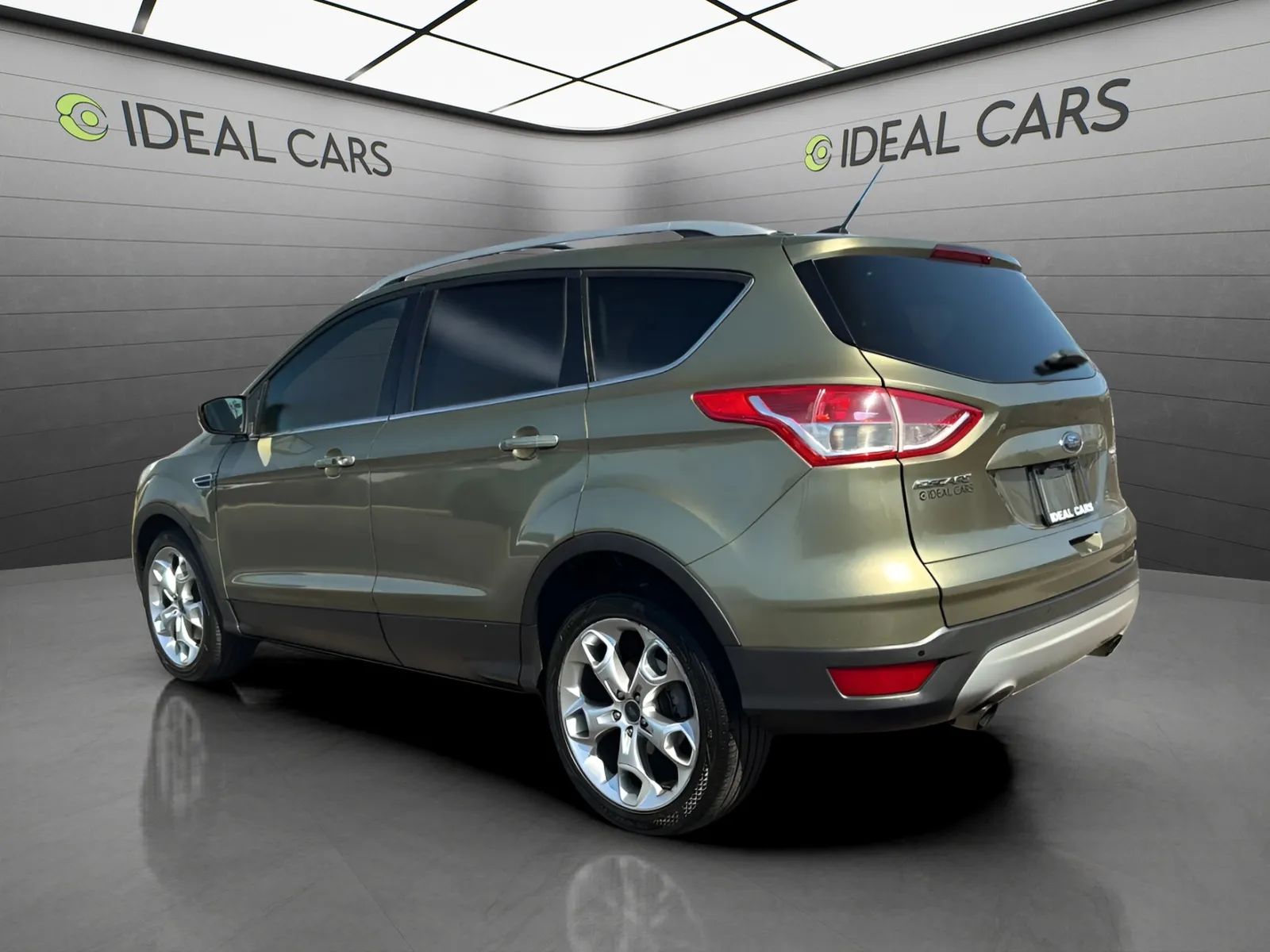View vehicle photo 7